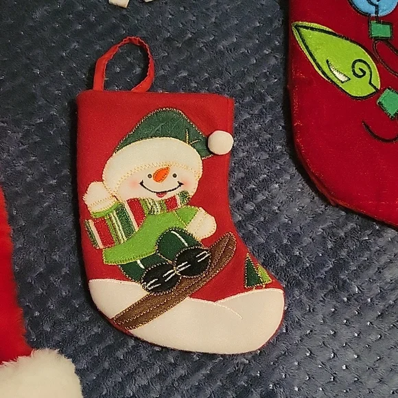 NEW SET OF 4 CHRISTMAS DECORATIONS - Picture 4 of 17